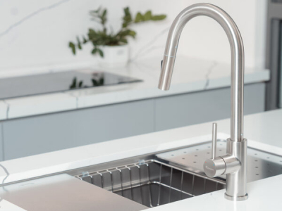 Vòi rửa bát dây rút Konox Reno nóng lạnh nhập khẩu